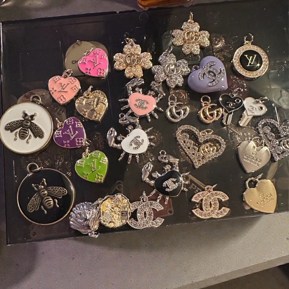 WINNERS CHOICE OF 1 Zipper Pull Pendants - Picture 2 of 16